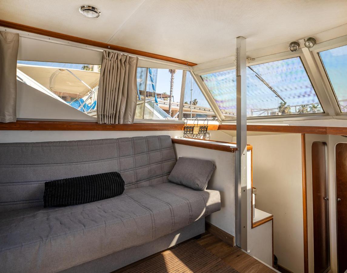 فندق Spacious And Charming Boat In Port Forum سان أدريان دي بيزوس المظهر الخارجي الصورة