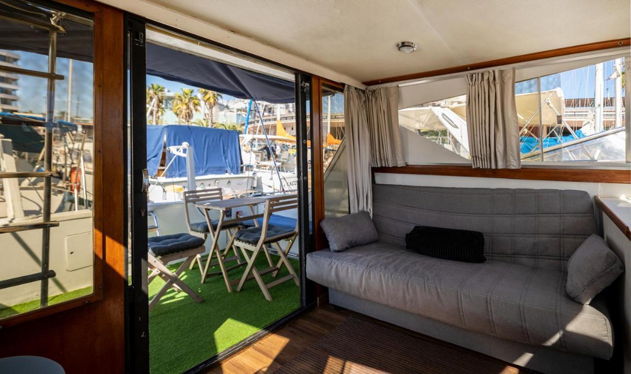 فندق Spacious And Charming Boat In Port Forum سان أدريان دي بيزوس المظهر الخارجي الصورة